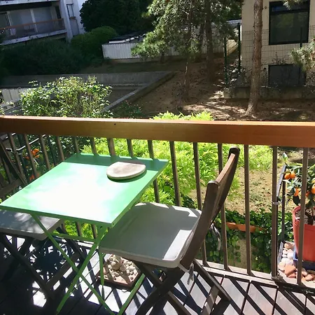 Oasis With Terrace On Garden * Paris